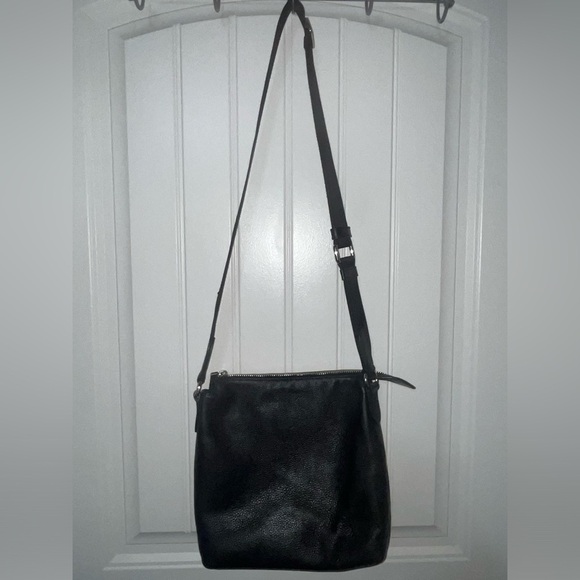 Coach New York Beckett Pocket Crossbody, Pebble Black Leather, Adjustable Strap - Picture 14 of 16